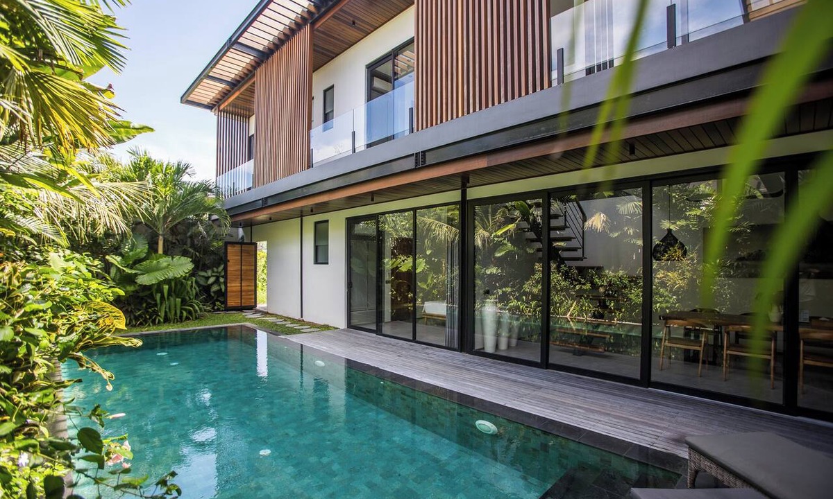 Munggu Villa | New 5BR Villa Canggu 200m to beach