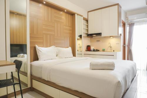 Depok Apartment | Nice and Cozy Studio at Cinere Resort Apartment By Travelio
