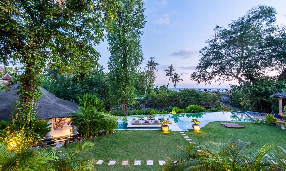 Cemagi Villa | Ocean Views | Infinity Pool | Walk to Seseh Beach