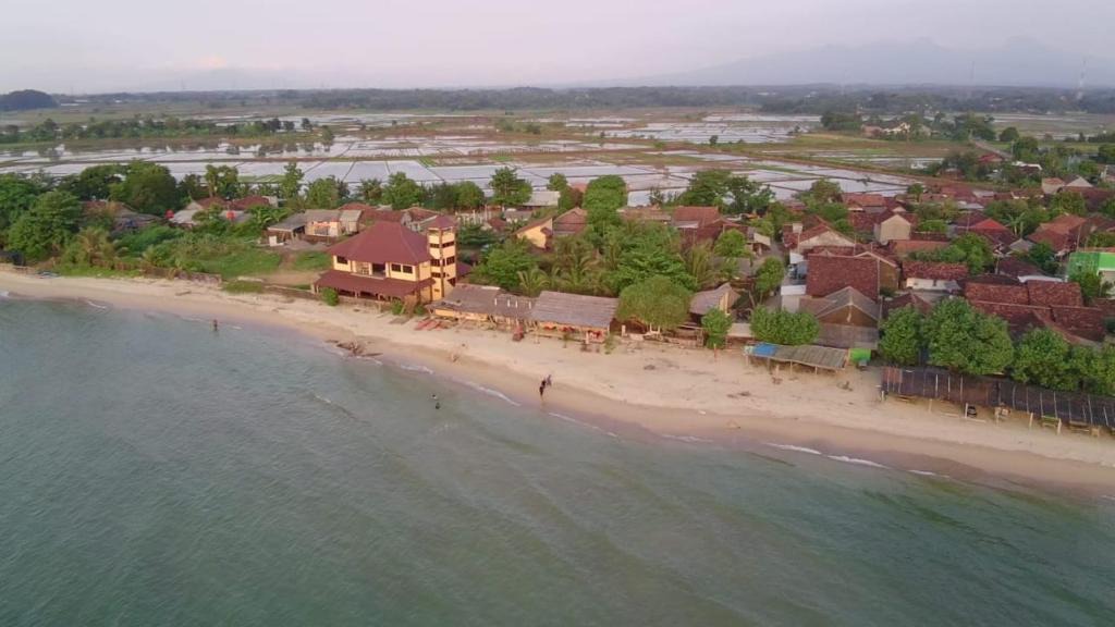 Jepara House | Omah Laut Bondo Jepara - by the beach, direct view of the sea, great base for water sports