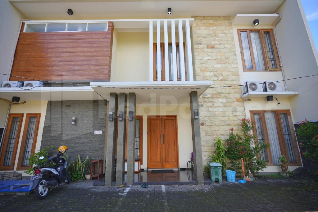 Dinoyo House | One & Quin Guest House Syariah Mitra RedDoorz
