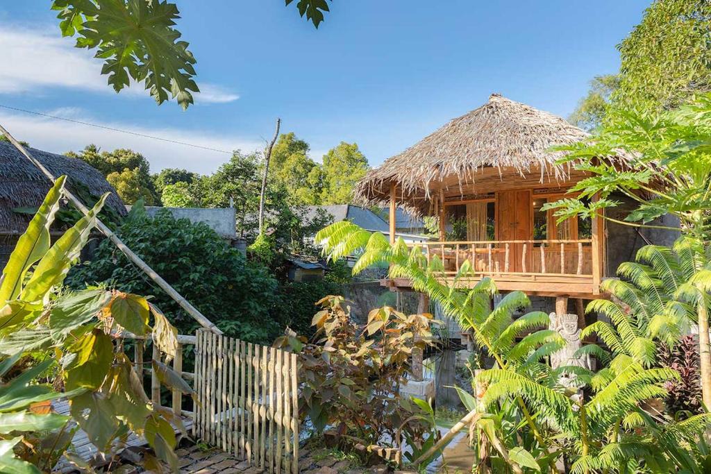 Tomohon House | Onong's Homestay & Cafe