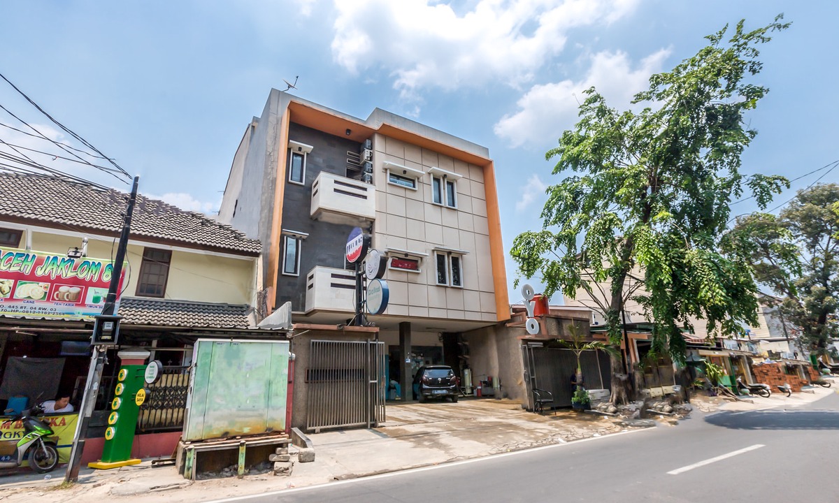 Tanjung Duren Utara Hotel | OYO 1435 Residence 446