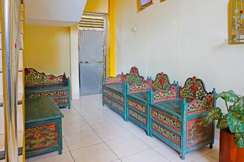 Madiun Hotel | OYO 91580 Kost Bougenville Syariah