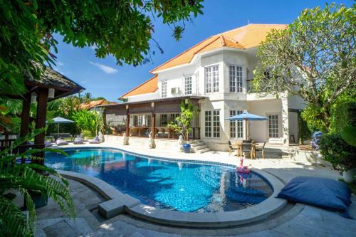 Sanur Villa | Palm Villa A Paradise for Families and Friends in Sanur
