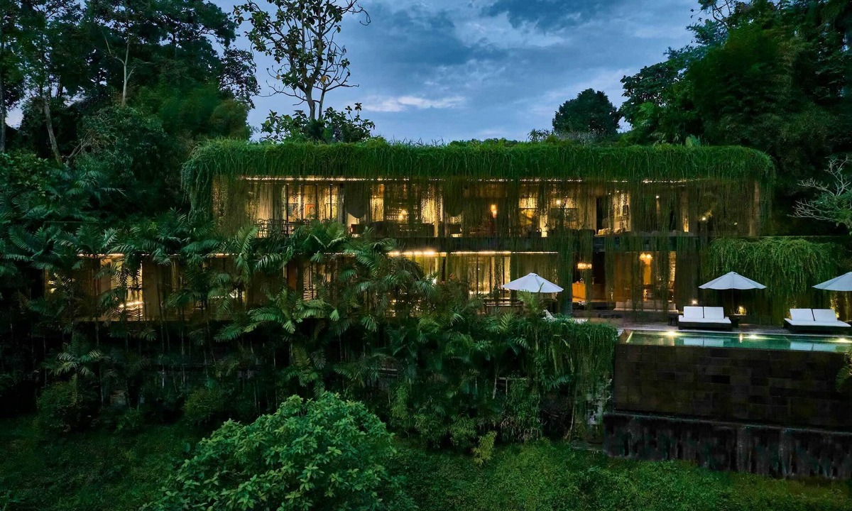 Kediri Villa | Peaceful river and jungle views, 6 bedrooms, close to beaches.