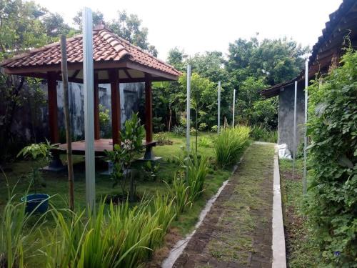 Pleret House | Pendopo Kayuwanan Syariah Near Terminal Giwangan