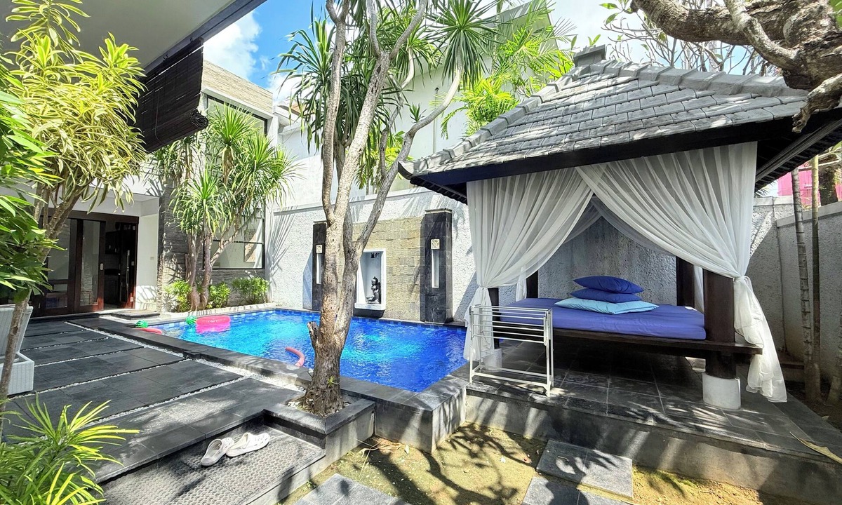 Laksmana Villa | PENELOPY VILLA 2 NEAR EAT STREET OBEROI.