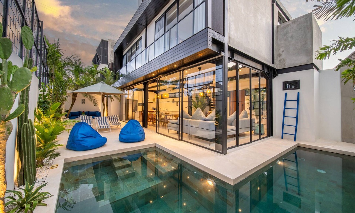 Umalas Villa | Private Pool | Glass-Walled Living | Bathtub Suite