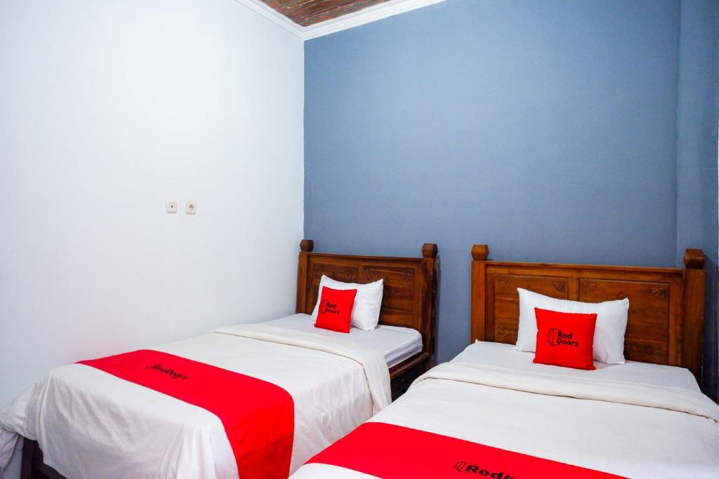Central Yogyakarta Hotel | RedDoorz at Pakuncen Malioboro Yogyakarta