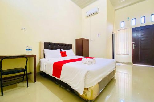 Tebing Tinggi Hotel | RedDoorz at Shine Guest House Tebing Tinggi