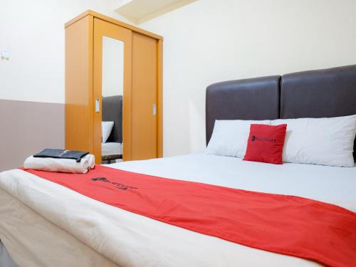 Cideng House | RedDoorz @ Jalan Biak Roxy Jakarta
