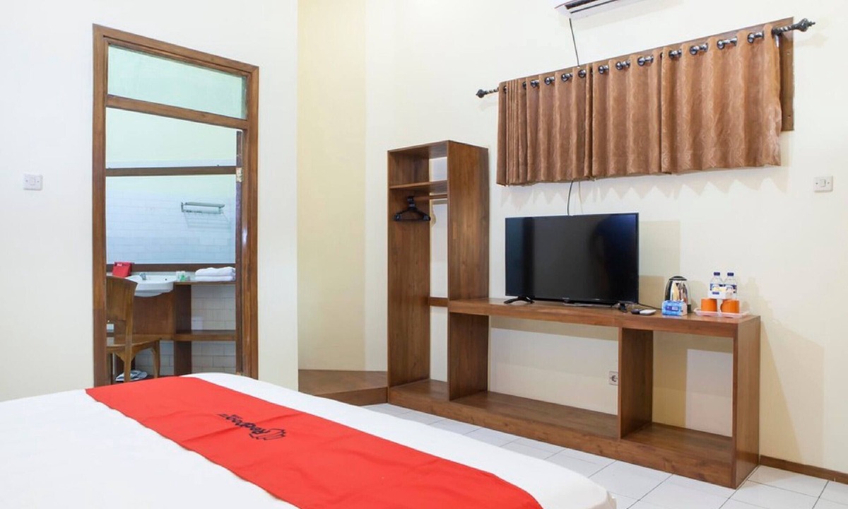 Wonorejo Hotel | RedDoorz near Baluran National Park