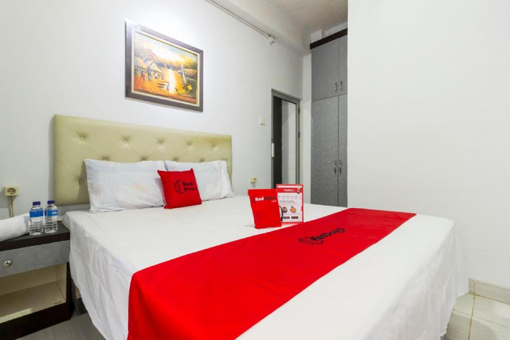 Gambir House | Reddoorz near Gajah Mada Plaza 2
