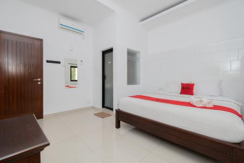 Dinoyo House | RedDoorz near Jawa Timur Park 3