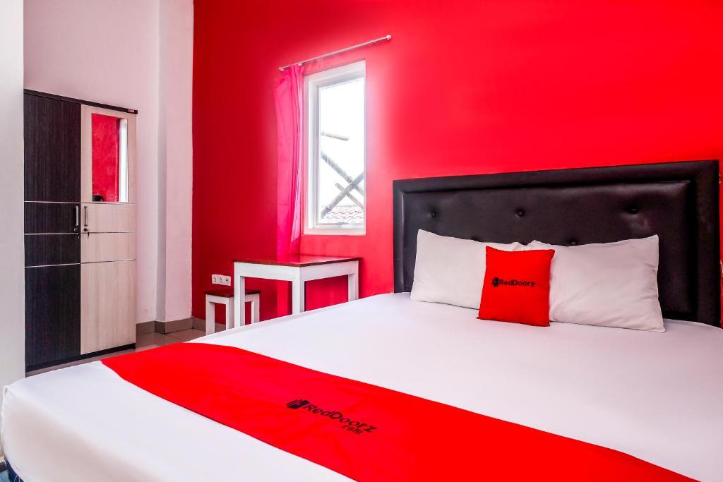 Grogol House | RedDoorz near Pakuwon Mall Solo Baru