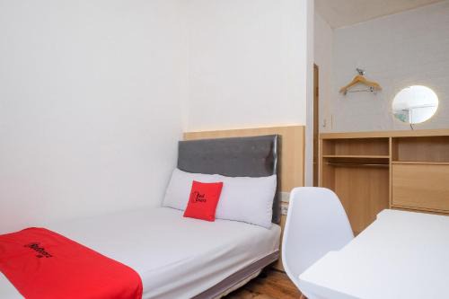 Semarang Hotel | RedDoorz near RS Permata Medika Ngaliyan Semarang