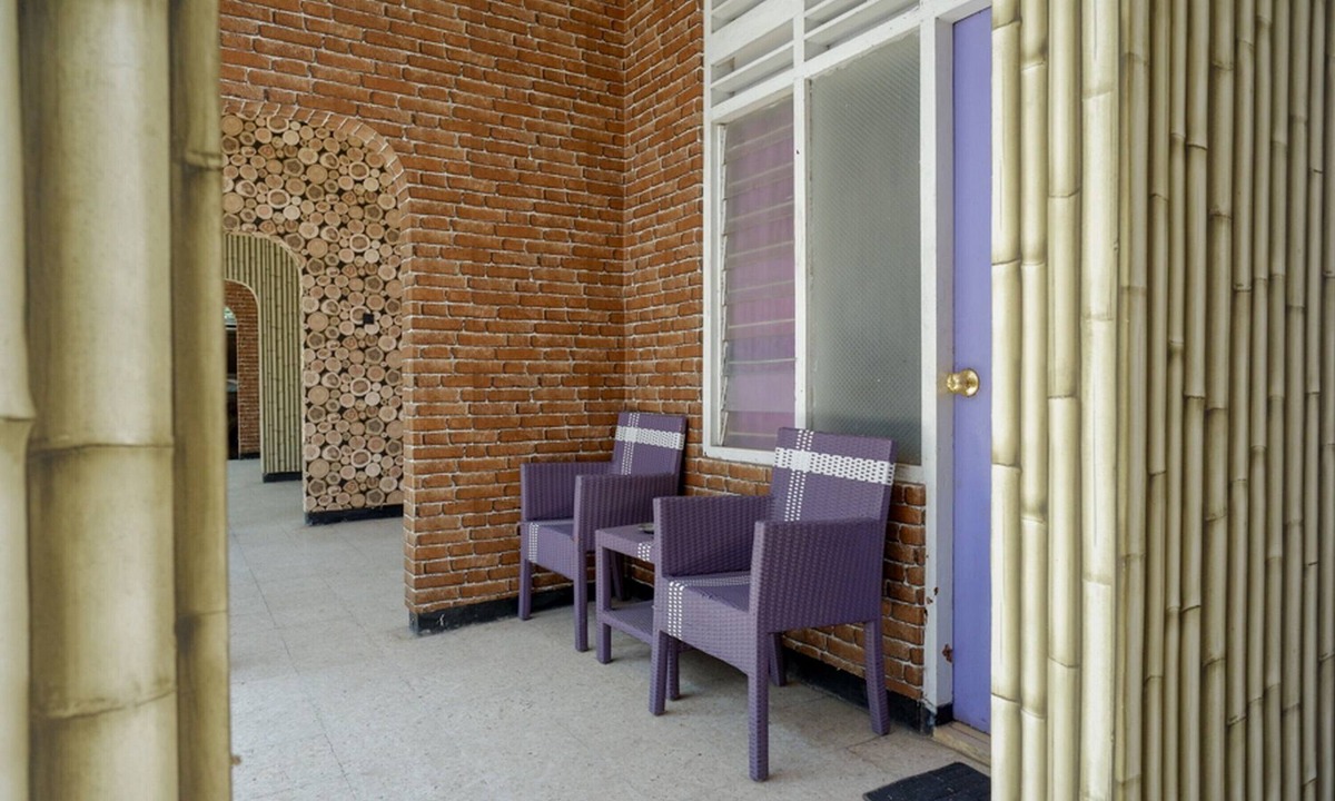 Kebumen House | RedDoorz near Stasiun Kebumen