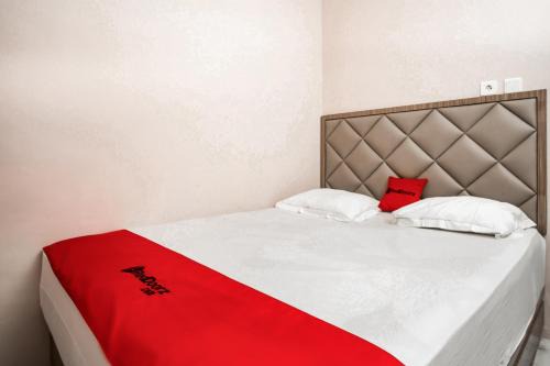 Balikpapan Hotel | RedDoorz near Taman Bekapai 3 Balikpapan