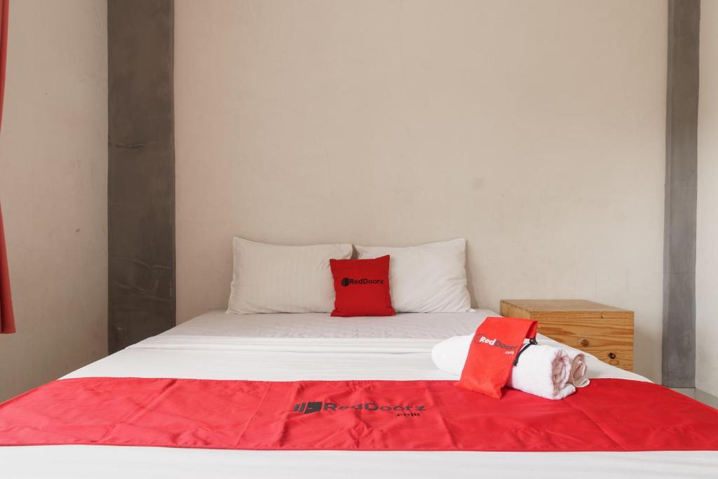 Sukaraja Hotel | RedDoorz Plus at Hotel Negeri Baru Lodaya Puncak