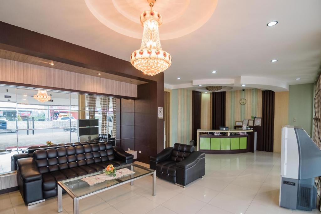 Jambi Hotel | RedDoorz Plus near Simpang Rimbo Jambi