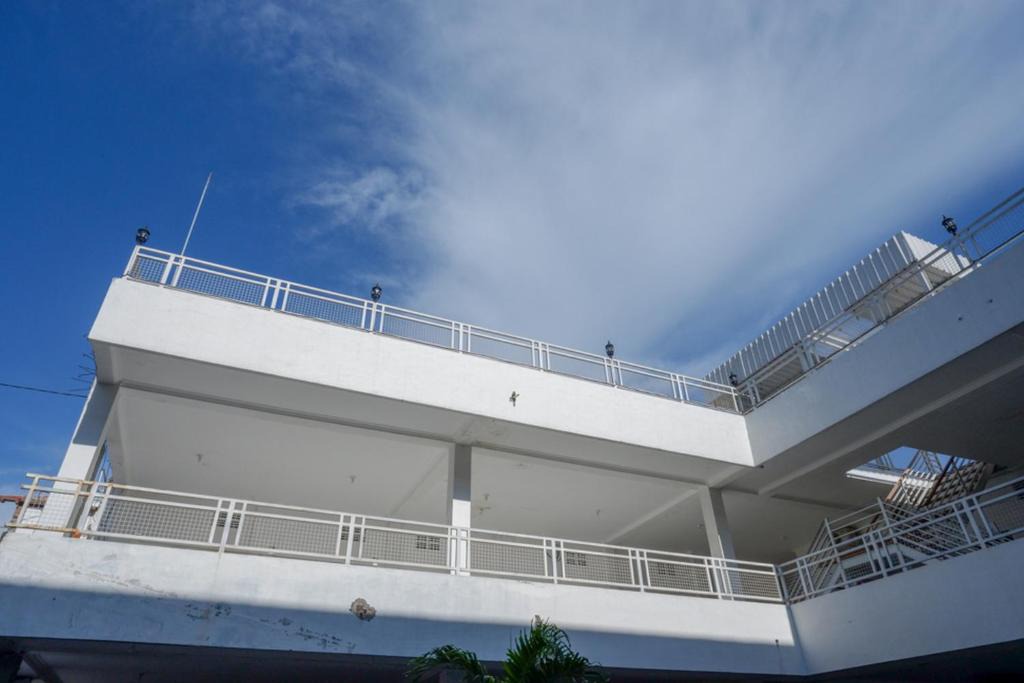 Surakarta Hotel | RedDoorz Plus near UMS Solo