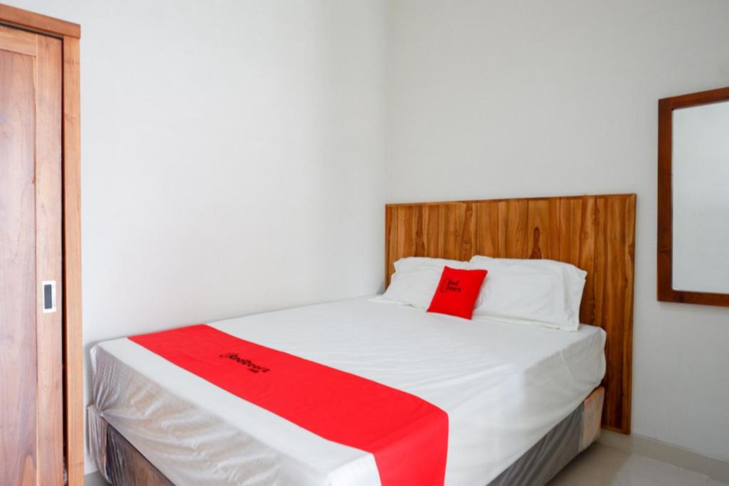 Tegal House | RedDoorz Plus Syariah near Stasiun Tegal 2