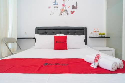 Nganjuk House | RedDoorz Syariah At Winong Nganjuk