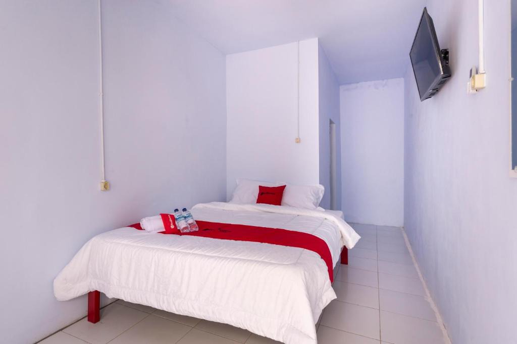 Bondowoso House | RedDoorz Syariah @ Bondowoso City Center
