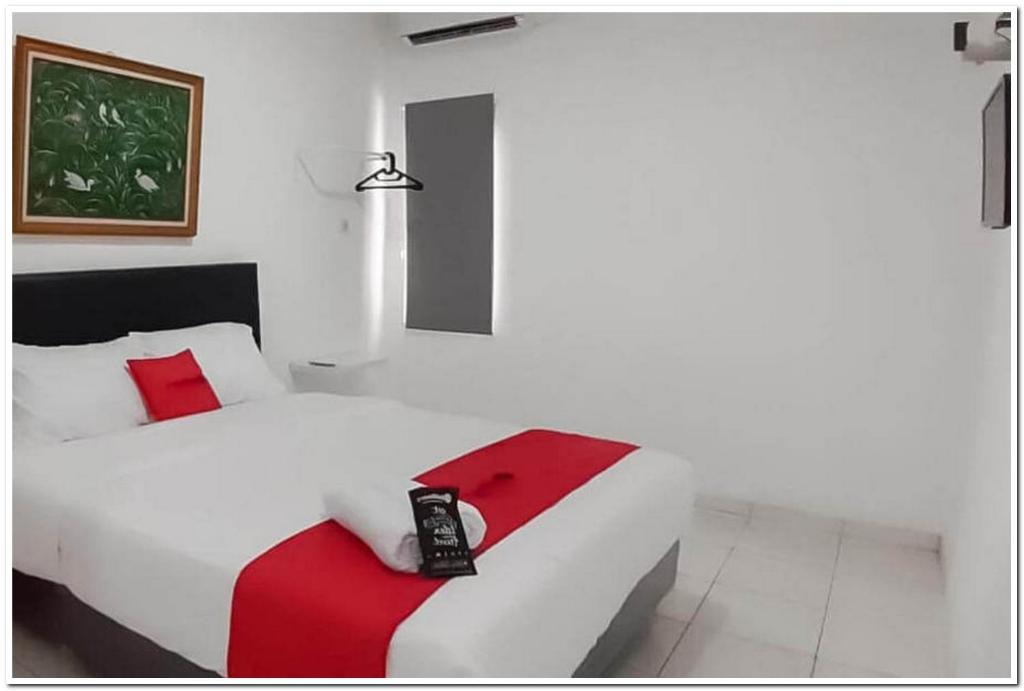 Cibeleng Hotel | RedDoorz Syariah @ Jl Raya Sukabumi