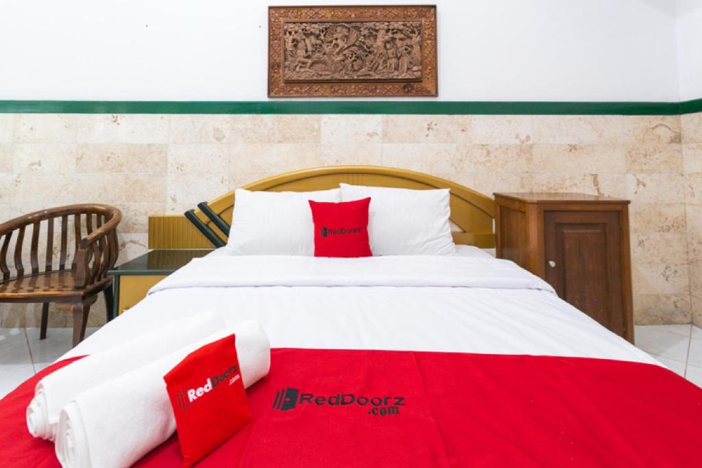 Magelang House | RedDoorz Syariah near Alun Alun Magelang Bayeman