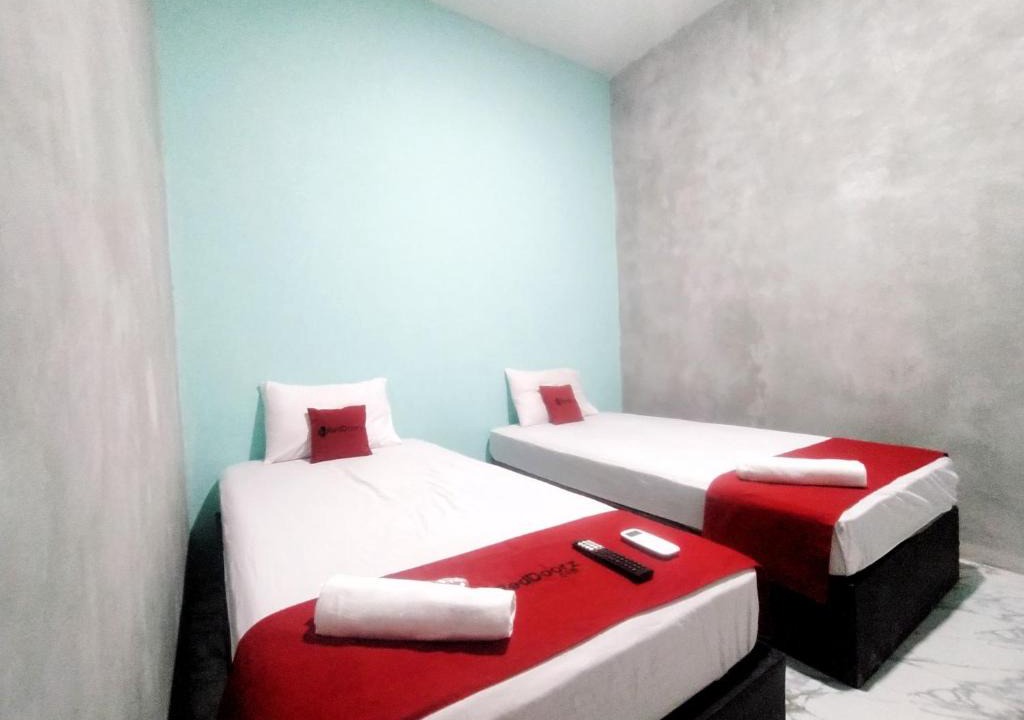 Dieng Hotel | RedDoorz Syariah near Exit Tol Bojong Pekalongan