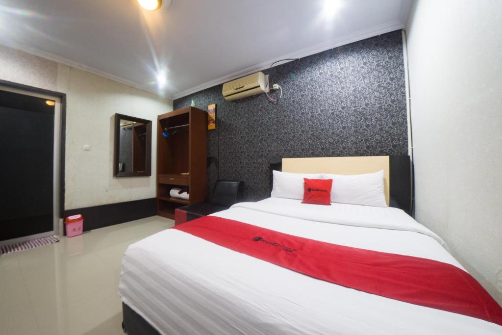 Limboto Hotel | RedDoorz Syariah near RSUD Ainun Habibie Gorontalo