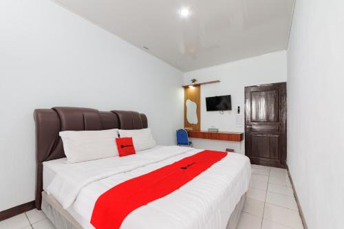 Cianjur Hotel | RedDoorz Syariah Plus at Raisaespace Cianjur