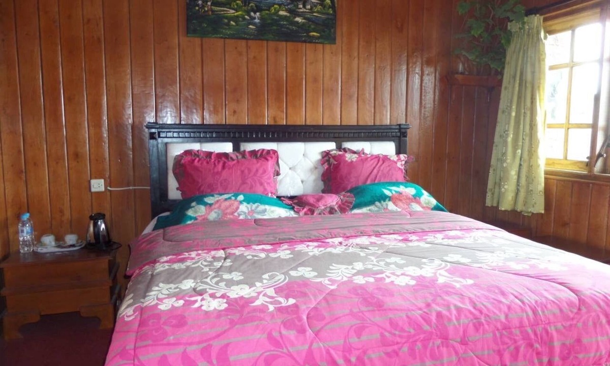 Tengger Caldera Bed & Breakfast | Room for sleep of 3 person at Cemara Lawang