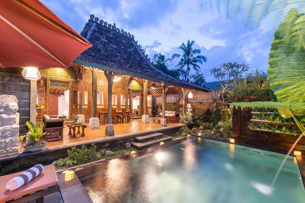Kedewatan Villa | Roumantic Villa Bunutan