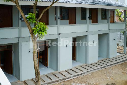 Jember Hotel | Saijaan Guesthouse UNEJ RedPartner