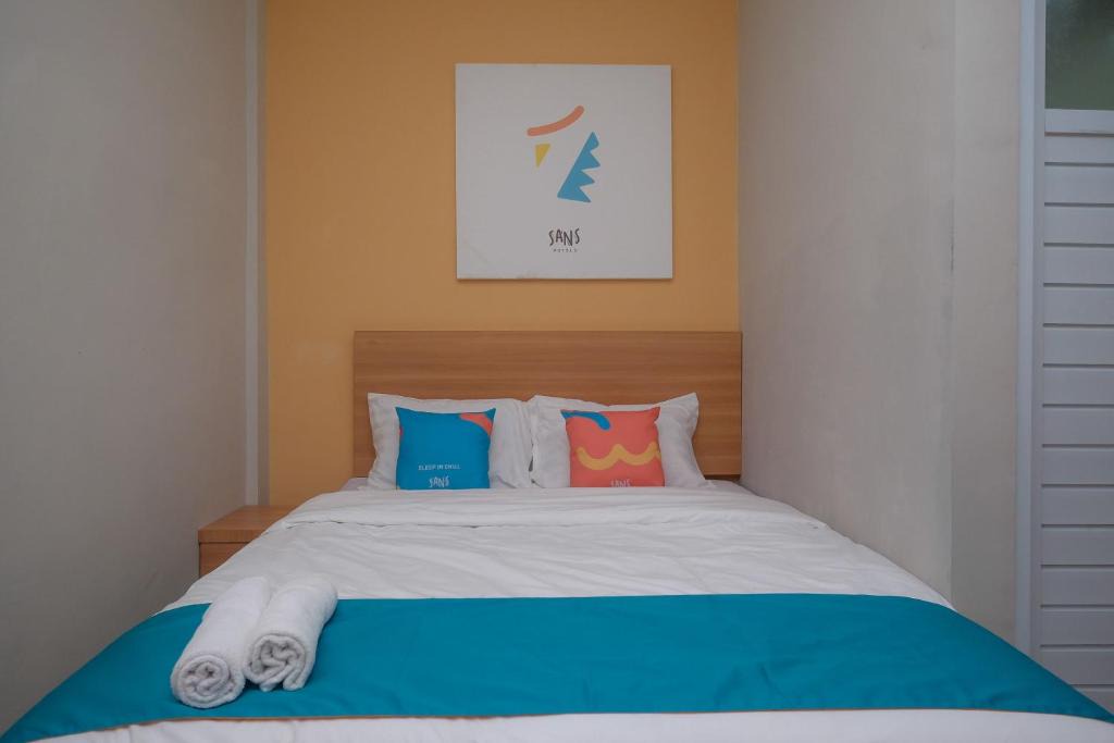 West Semarang Hotel | Sans Hotel Tiga Putri Semarang by RedDoorz