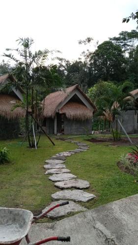 Nungnung House | Secret forest waterfall retreat