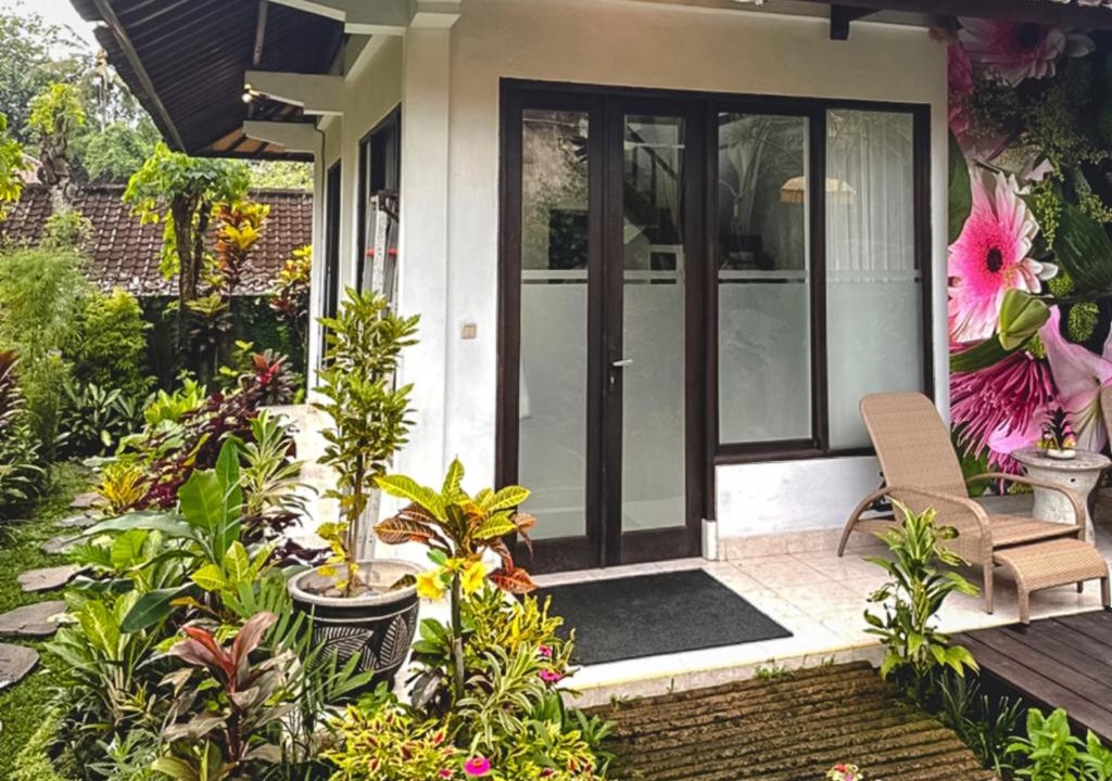 Penestanan Villa | SHIVA Peaceful Garden Loft Walk to Alchemy Yoga