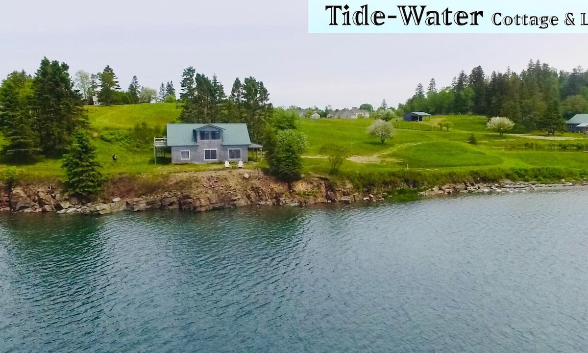 Blahbatuh House | Sitting on the edge of Cobscook Bay at Rossport by the Sea