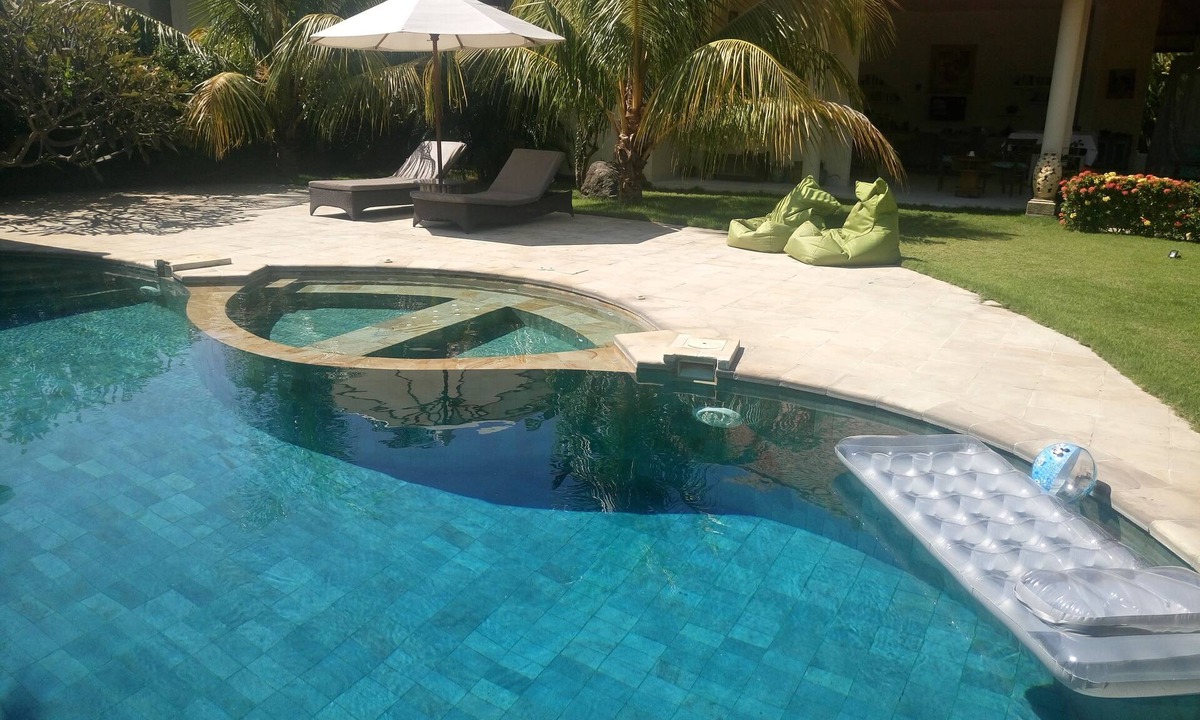 Purwakerti Villa | Spacious Luxury Villa w/ Pool & Jacuzzi near Amed Beach
