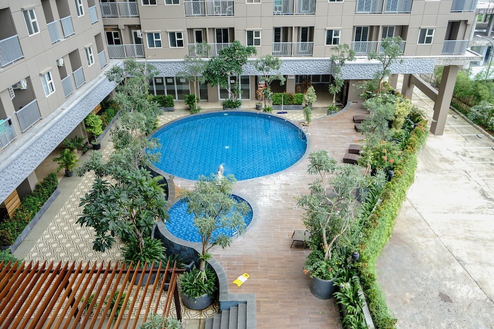 Ciputat Hotel | Spacious Studio Room Baileys Apartment