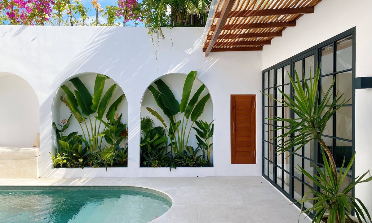 Tibubeneng House | Splendid Villa Eden White Canggu Pool & 2 BD