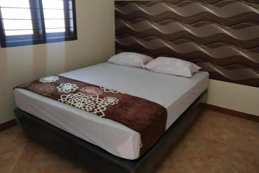 Banyuwangi Hotel | SPOT ON 90135 Thalia Residence