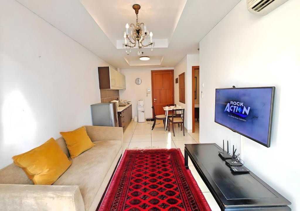Menteng Apartment | Stategic 1et Cikditiro 2BR Apt with Pool, Gym, Wi-Fi by 2ndHome