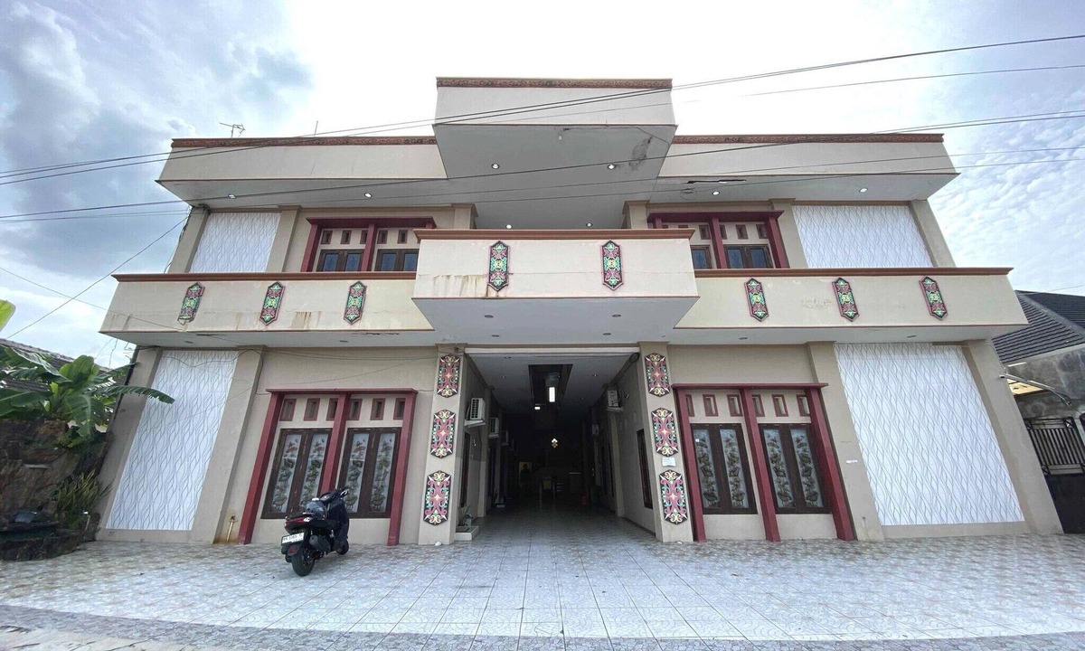 Palangkaraya House | Stylish Delux Twin Stay with Free WiFi and Parking