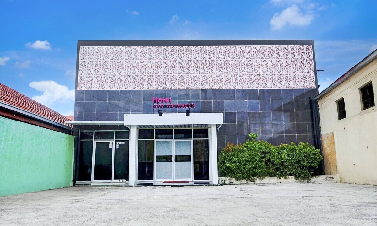 Padang House | Stylish Double Suite Escape with Parking Access