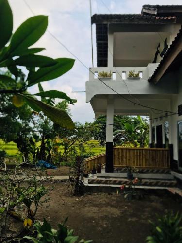 Kecamatan Praya Barat Daya House | Tiara Homestay