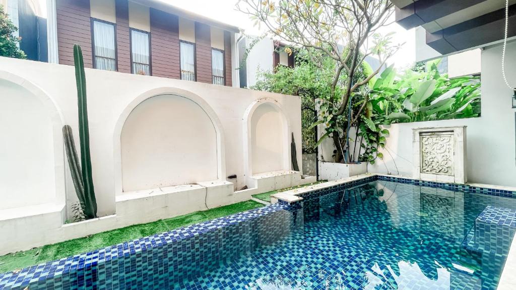 Depok House | Treevilla 3 Bedroom Home with Private Pool in Jagakarsa South Jakarta